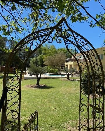 Bed and Breakfast L'Eveil En Provence Entrecasteaux Exteriér fotografie