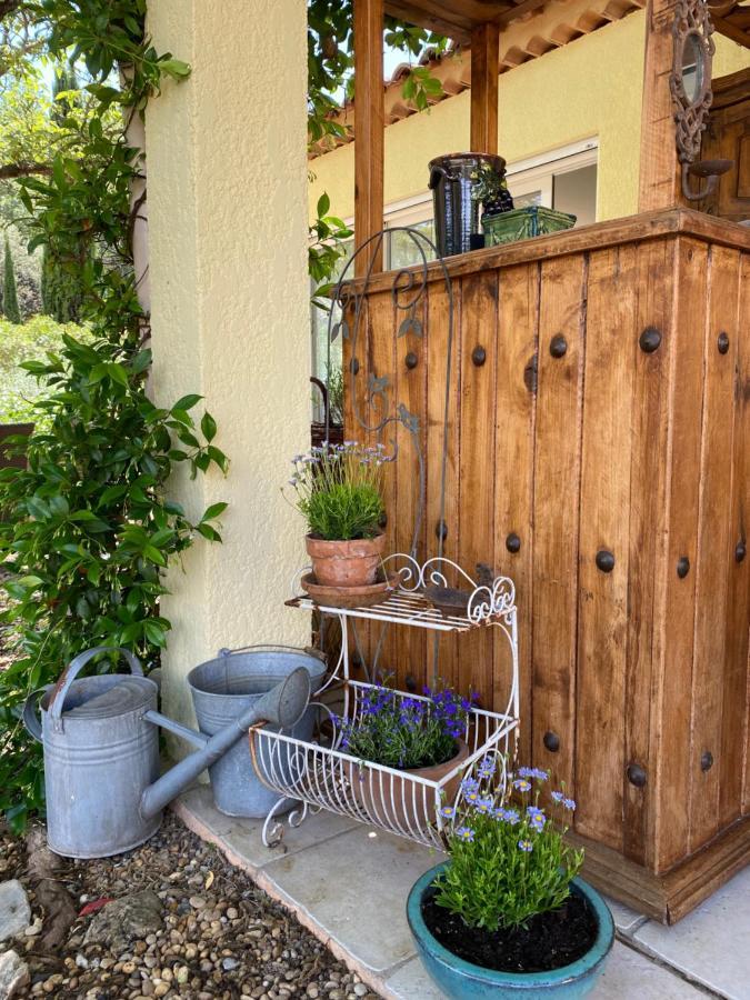 Bed and Breakfast L'Eveil En Provence Entrecasteaux Exteriér fotografie