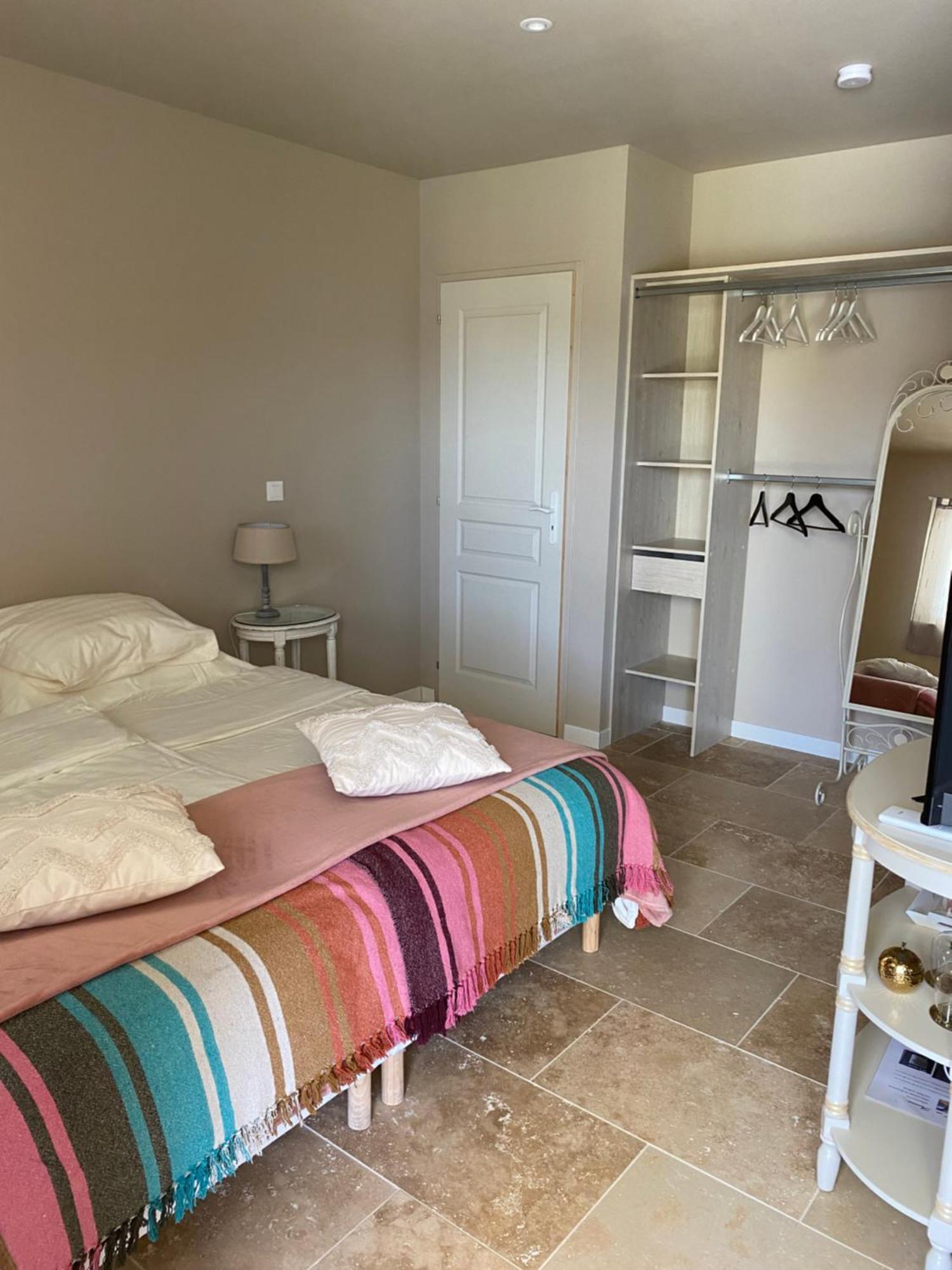 Bed and Breakfast L'Eveil En Provence Entrecasteaux Exteriér fotografie